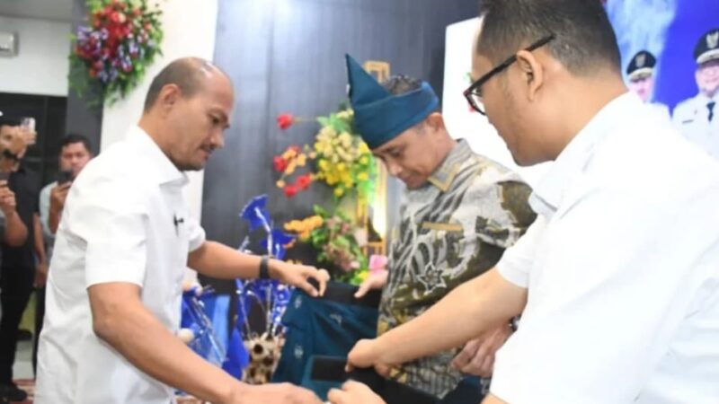 Perkuat Sinergi,Wadan Kodaeral I Terima Upah-Upah Adat di Tanjungbalai