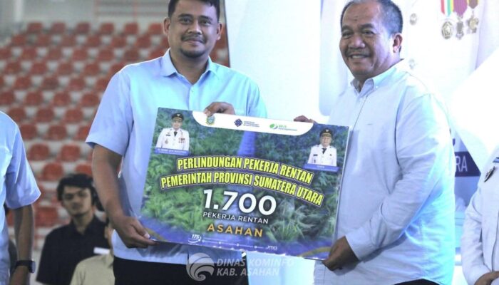 Bupati Asahan Menerima 1. 700 Kartu BPJS untuk Pekerja Rentan di Hari Buruh