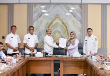 Bupati Sarjani Minta Seluruh Kepala Puskesmas dan Direktur RSUD Benahi Pelayanan Kesehatan