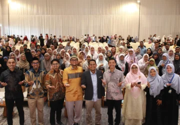 Dai Nasional Isi Kegiatan Seminar Parenting SIT Nurul Fikri Aceh