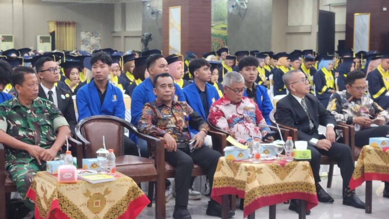 Kadis Pendidikan Asahan Menghadiri Wisuda Angkatan XVII Universitas Royal 2026