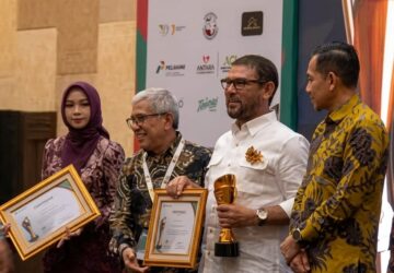 Terima Pemred Award, Nasir Djamil: Pers Harus Kembali ke Rakyat