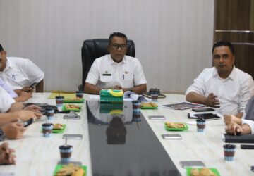 Sekda Pidie Didampingi Kadispora Pidie Teuku Iqbal S.STP., M.Si Pimpin Rapat Persiapan Uroe Lahe Pidie Ke-515