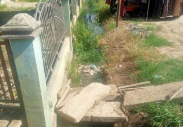 Saluran Tersumbat, Warga Alue Ie Puteh Keluhkan Bau Menyengat