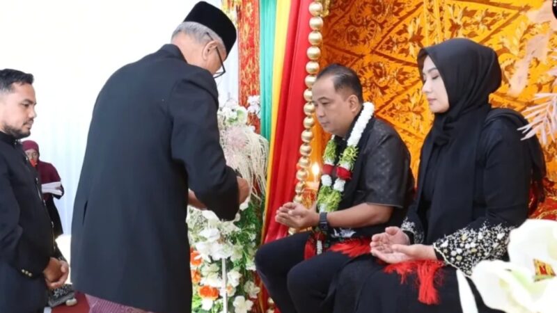 Tiba di Aceh, Kapolda Baru Disambut Ranup Lampuan dan Peusijuek