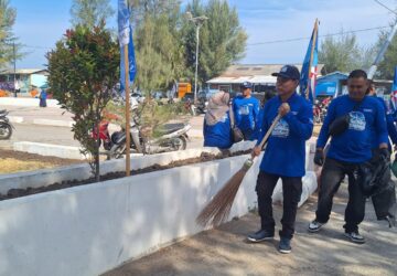 Demokrat Banda Aceh Kerahkan Kader Bersihkan Pantai