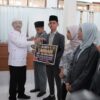 Bupati Pidie Serahkan Bonus Umrah Pada Kafilah MTQ Ke-37 Tingkat Provinsi