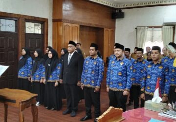 Bupati Pidie Lantik 17 Pejabat Struktural Fungsional Dua Pejabat Terima SK Plt. Kepala Dinas