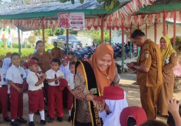 Bunda Literasi Pulau Rakyat Kunjungi Sekolah, Siapkan Generasi Menuju Indonesia Emas 2045