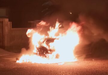 Fortuner Mati Mesin di Tengah Macet, Tiba-tiba Terbakar di Jalan