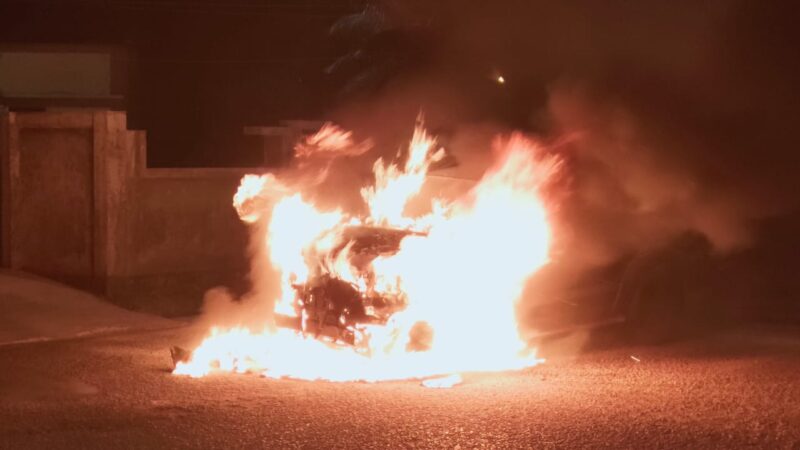 Fortuner Mati Mesin di Tengah Macet, Tiba-tiba Terbakar di Jalan