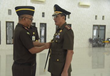 Rajendra Dilantik Jadi Kajari Pidie, Ini Pesan Kajati Aceh