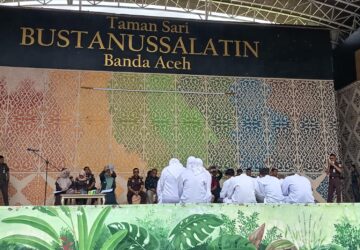 Dua Pasangan Zina Jalani 100 Kali Cambukan di Banda Aceh