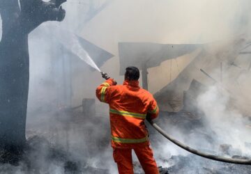 Pondok Karyawan Taman Rusa Ludes Terbakar