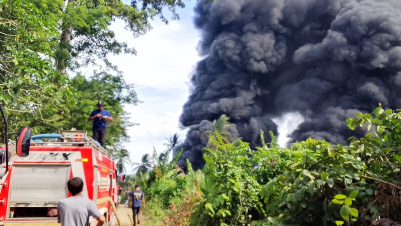 Sumur Minyak Diduga Ilegal di Aceh Timur Kembali Terbakar