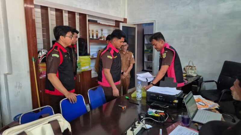 Kejari Aceh Singkil Geledah Disdikbud, Usut Dugaan Korupsi Pengadaan Seragam Rp1,77 Miliar