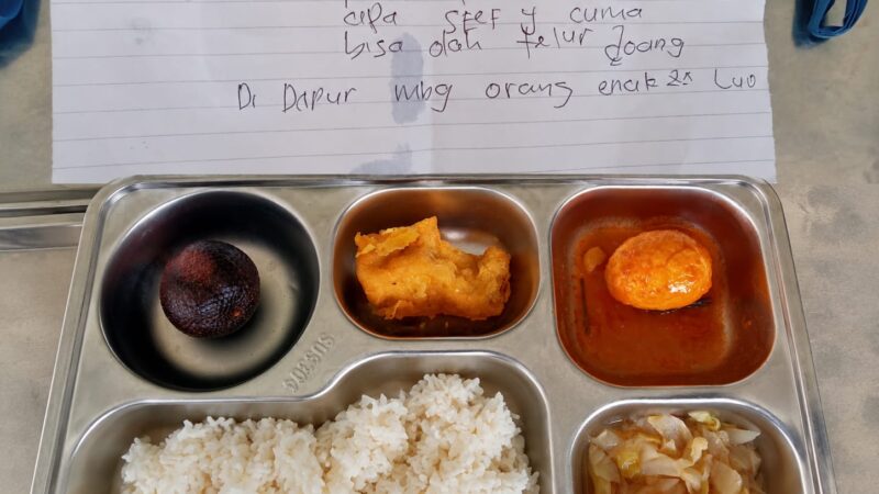 Siswa Kritik Menu MBG lewat Selembar Kertas, Apa chef-nya cuma bisa olah telur doang?