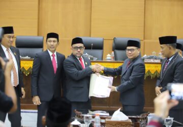 Wakil Bupati Pidie Menghadiri Penutupan Rapat Sidang Paripurna DPRK  Kab Pidie