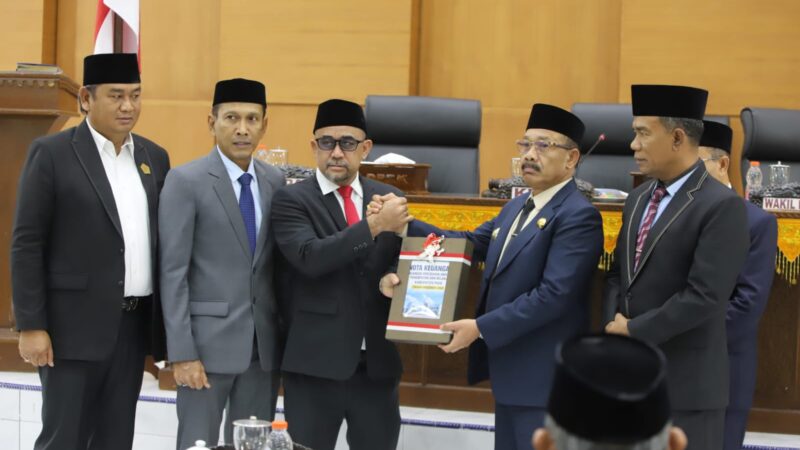 Bupati Pidie Menghadiri Rapat Paripurna DPRK Pidie Dalam Rangka Pembahasan Anggaran Perubahan