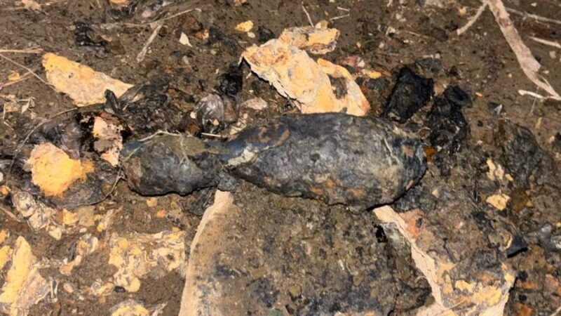 Cari Kerang, Warga Temukan Benda Diduga Mortir di Pinggir Krueng Aceh