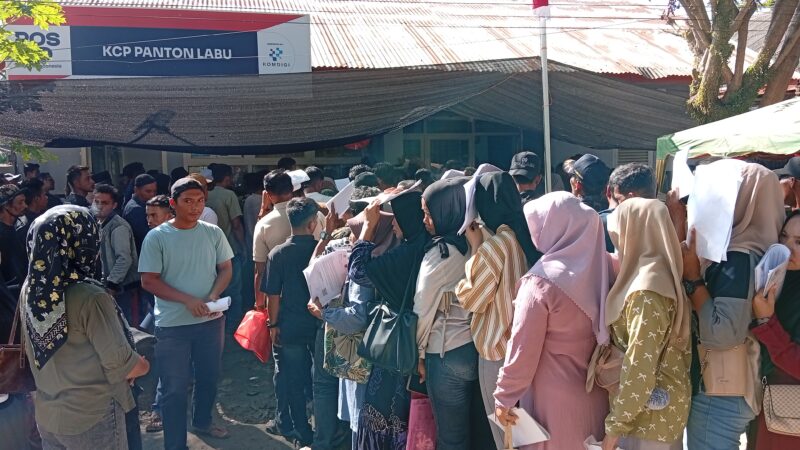 Jadup Banjir Bandang Cair Setelah 10 Bulan, Warga Lubok Pusaka Rela Antre Panjang