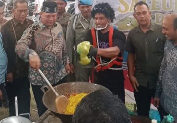 Bang Baneng Pamer Dagangan Baru, Ayah Wa Ikut Turun Tangan Goreng Mie