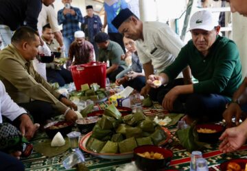 Wagub Aceh Hadiri Kenduri Maulid di Kaye Jatoe, Tradisi Bungkus Daun Tetap Terjaga