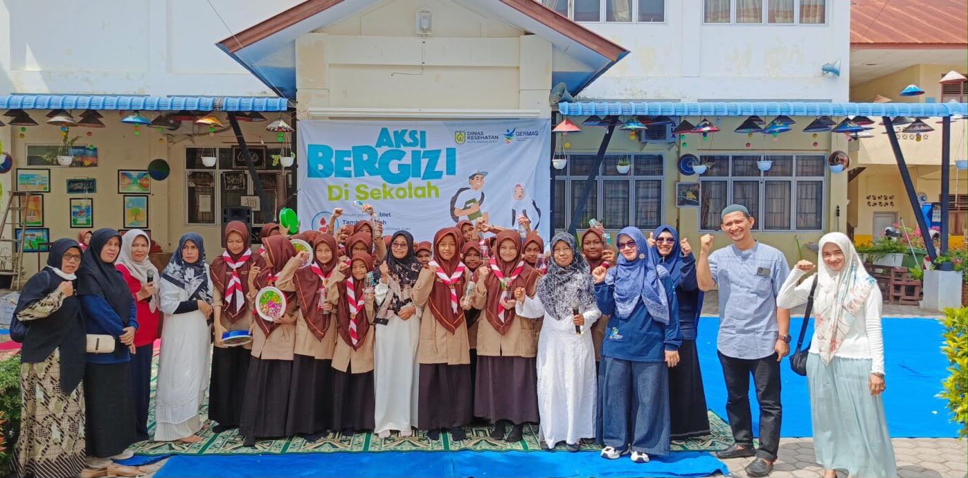 Dinkes Banda Aceh membagikan tablet tambah darah bagi remaja putri di sekolah | Foto: Dinkes Banda Aceh