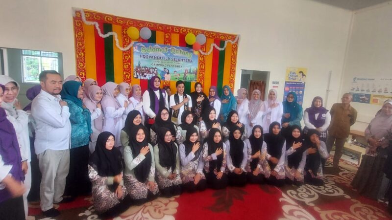Dari Posyandu Panteriek, Wamenkes Ajak Warga Aceh Tingkatkan Imunisasi dan Layanan Kesehatan Primer
