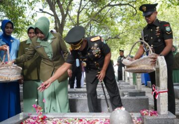 Pangdam IM Tabur Bunga di TMP Banda Aceh, Kenang Pengorbanan Para Pahlawan