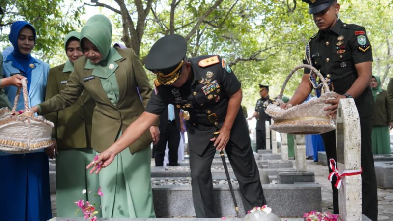 Pangdam IM Tabur Bunga di TMP Banda Aceh, Kenang Pengorbanan Para Pahlawan