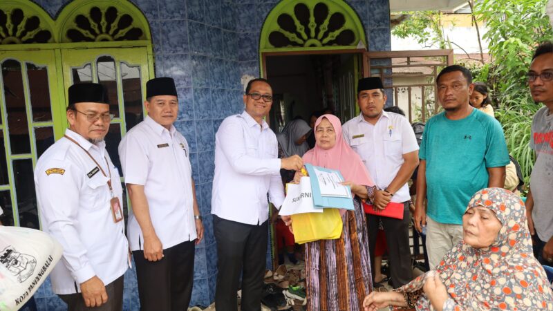 Bentuk Kepedulian Pemerintah, Wakil Wali Kota Tanjungbalai Serahkan Bantuan kepada Korban Kebakaran