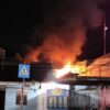 Dua Rumah Kayu Terbakar di Bebesen, Api Dikendalikan 15 Menit