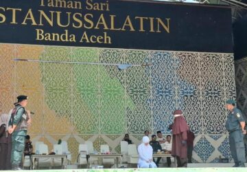 Empat Terpidana Zina Dicambuk 100 Kali di Banda Aceh